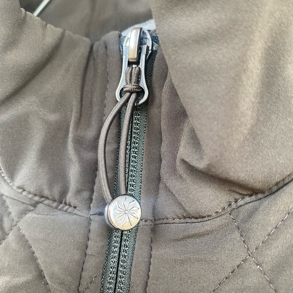 Athleta Upside Quilted Vest in Green ~ Size XXS - Picture 6 of 11